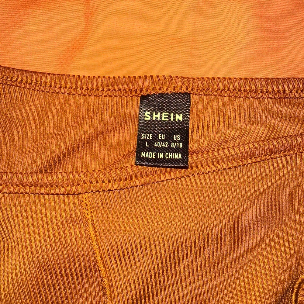Shein Rust Ribbed Top - Picture 3 of 3